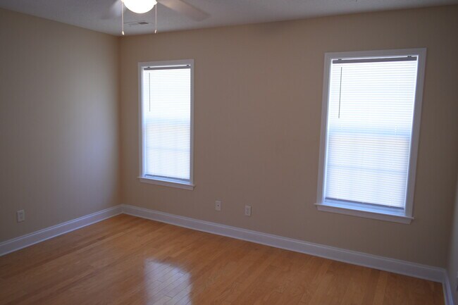 Building Photo - 1528 Wagon Ct