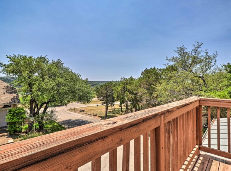 Building Photo - 20986 Waterside Dr