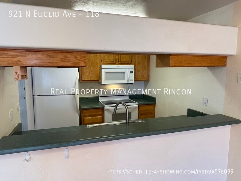 Building Photo - 921 N Euclid Ave