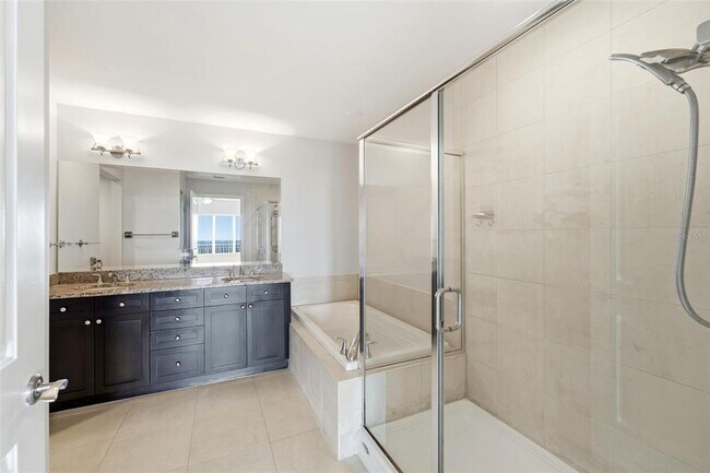 Building Photo - 100 S Eola Dr