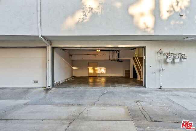 Building Photo - 4771 La Villa Marina