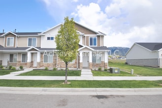Building Photo - 2404 N 200 E