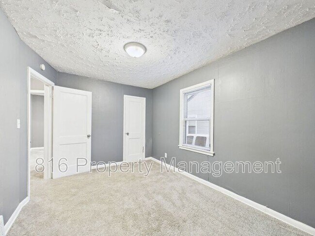 Building Photo - 7424 Bellefontaine Ave