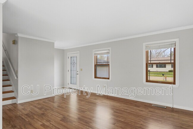 Building Photo - 1903 Sumac Dr