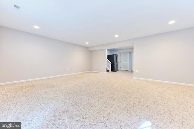 Building Photo - 685 Springhouse Square SE