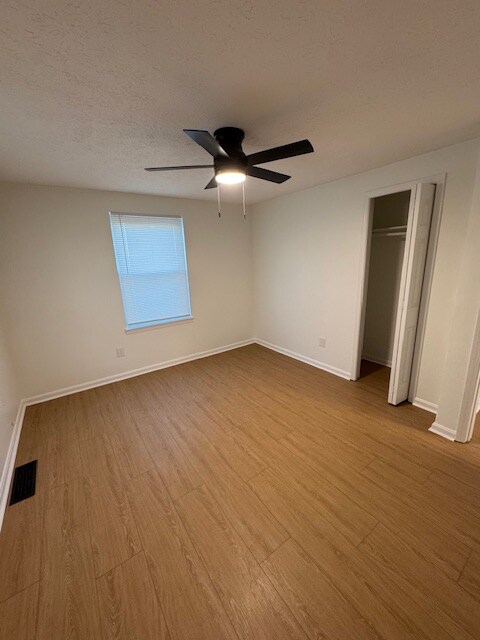 Building Photo - 6605 Vandre Ave