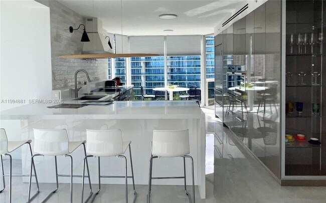 Building Photo - 17555 Collins Ave