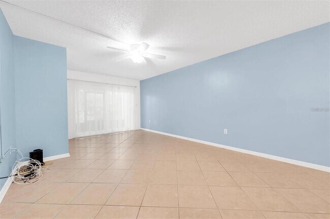 Building Photo - 845 Maple Ct