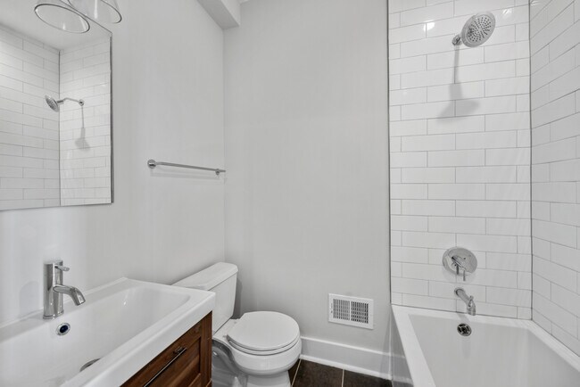 Building Photo - 429 Quincy St NW