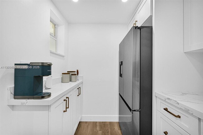 Building Photo - 8609 SW 68th Ct