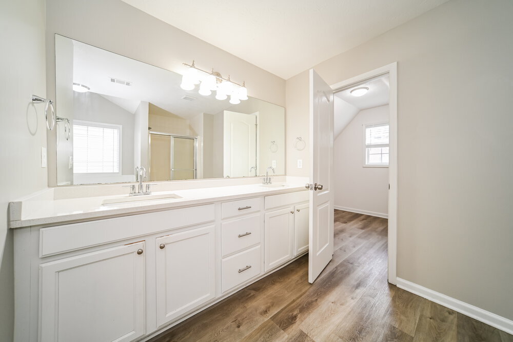 Building Photo - 129 Makenna Dr