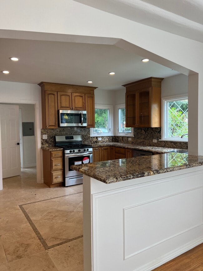 Building Photo - 1744 Stanton Ave