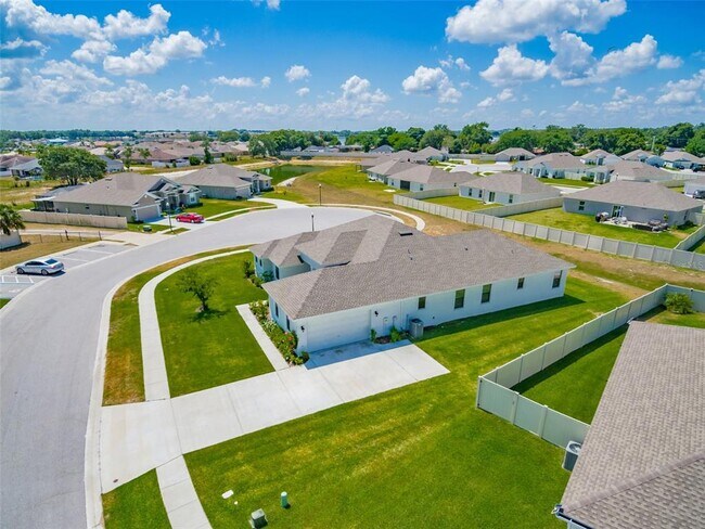 Building Photo - 570 Sanctuary Blvd