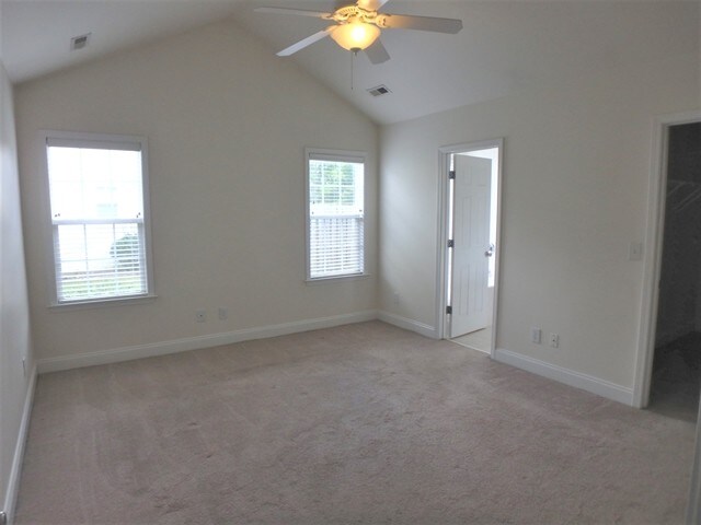Building Photo - 2626 Bow Hunter Dr