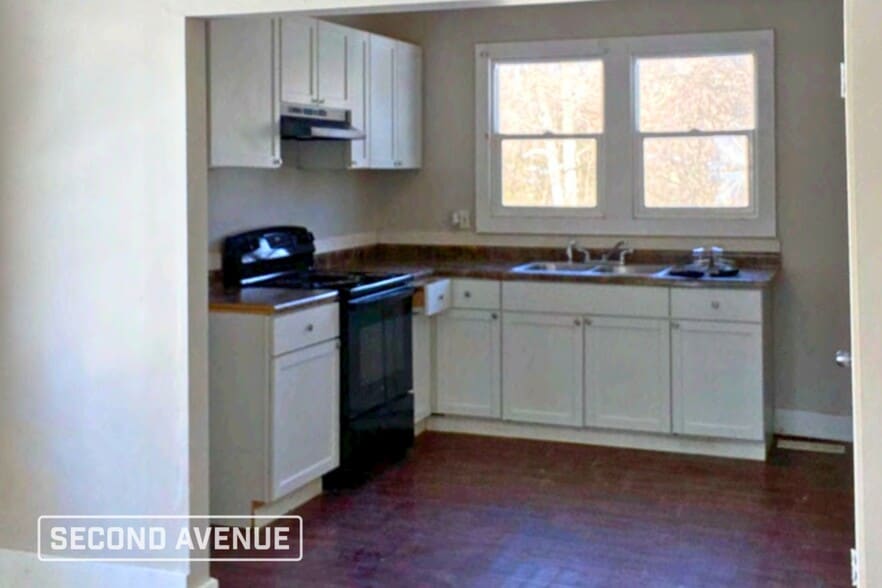 Building Photo - 502 Lucier St