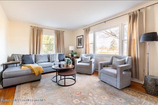 Building Photo - 37 Garage Place Rd