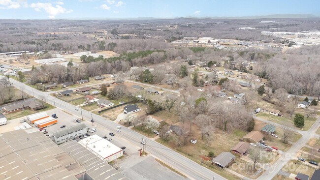 Building Photo - 1708 Old Georgia Hwy