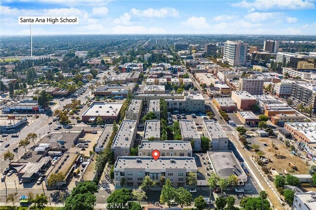 Building Photo - 210 N Spurgeon St