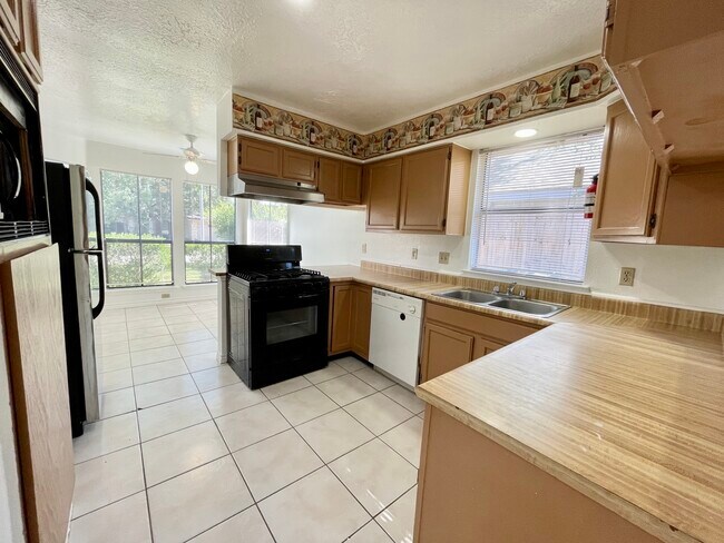 Building Photo - 7014 Caladero Dr