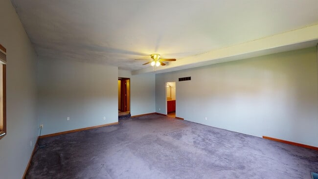 Building Photo - 3922 Ridgedale Dr