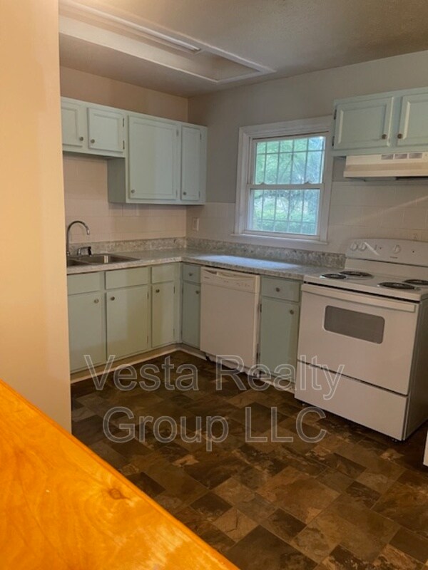 Building Photo - 181 Oldenburg Dr