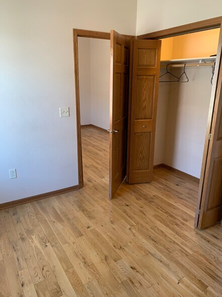 Building Photo - 802 4th Ave