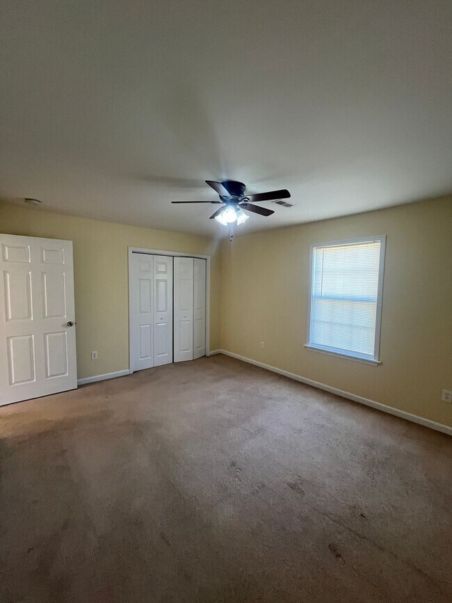 Building Photo - 3943 Greenpond Rd
