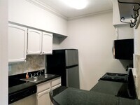 Building Photo - 4041 Drake St