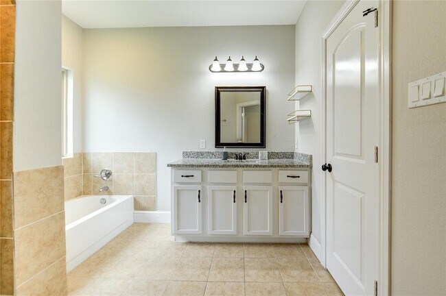 Building Photo - 3805 Shelby Cir