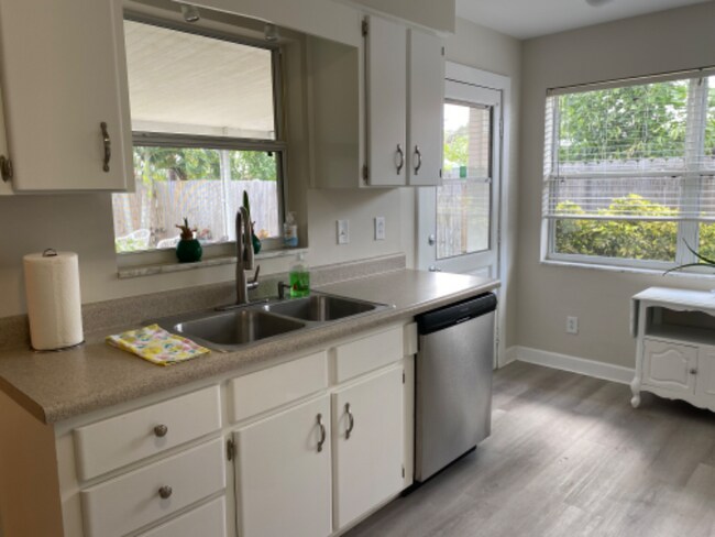 Building Photo - 13826 Antigua Dr