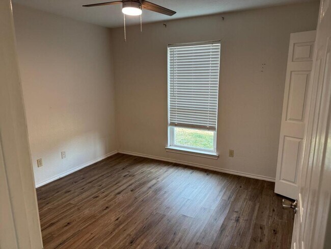 Building Photo - 8171 FM1173