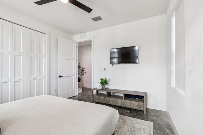 Building Photo - Modern Townhome For Lease in downtown St Pete and Warehouse Arts District