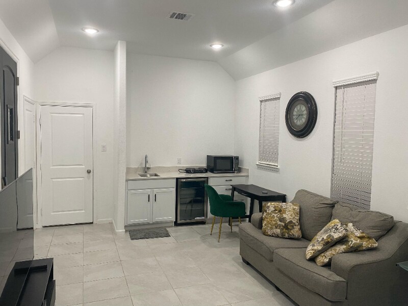 Building Photo - 3620 Paloma Fls Ln