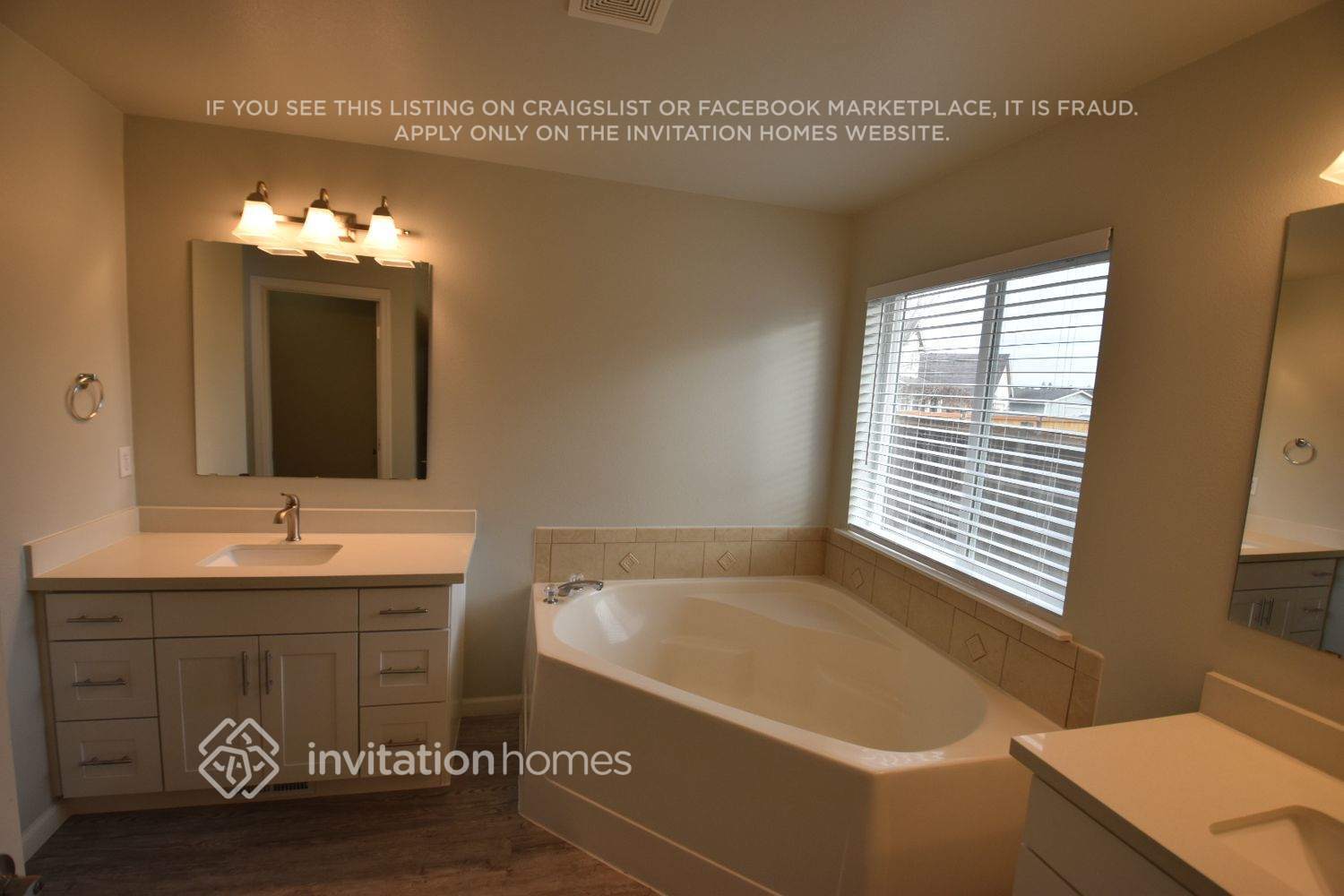 Building Photo - 17931 25th Ave Ct E