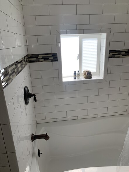 Soaking tub - 47 Stone St