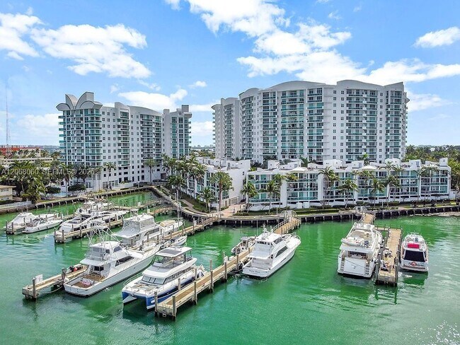 Building Photo - 7900 Harbor Island Dr