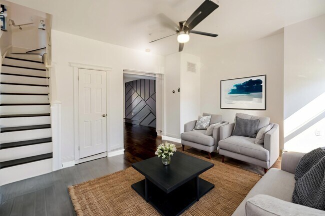 Building Photo - 2726 10th St NE