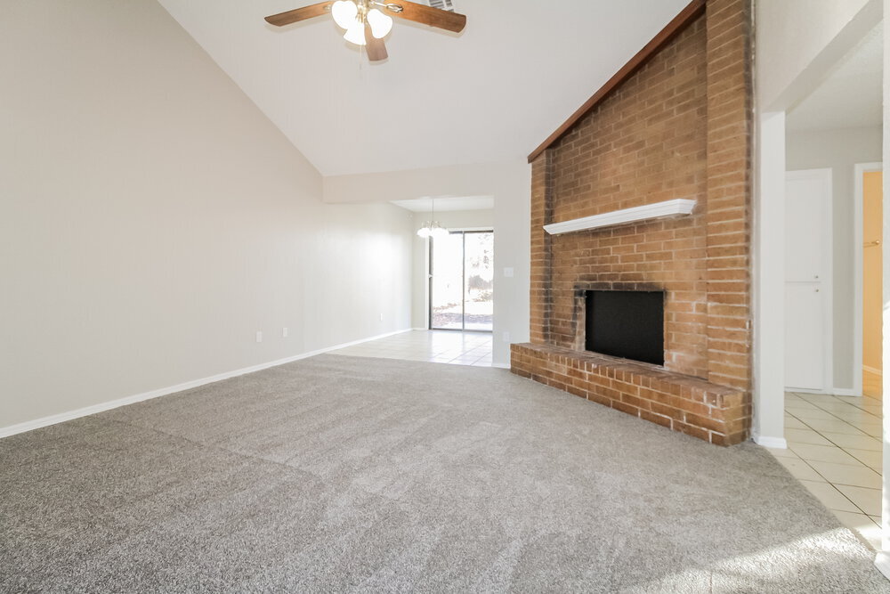 Building Photo - 10321 Koch Dr