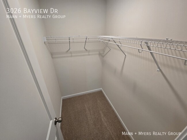 Building Photo - 3026 Bayview Dr