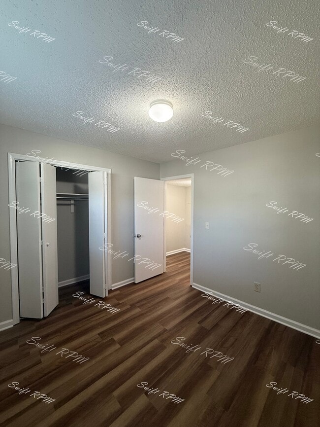 Building Photo - 6451 Hallet St