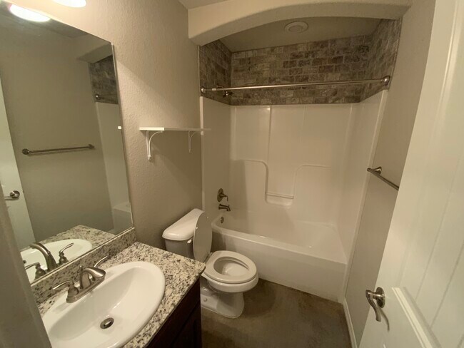 Building Photo - 120 Cisterna Dr