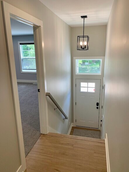 Building Photo - 411 Carpenter Ave NW