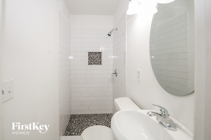 Building Photo - 4684 Clemmons Dr