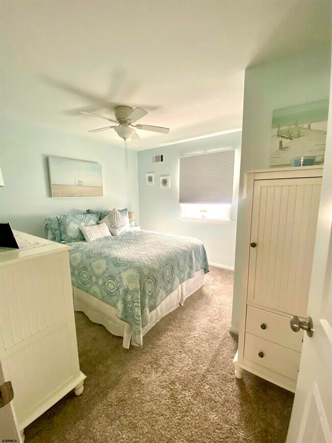 Building Photo - 9103 Amherst Ave