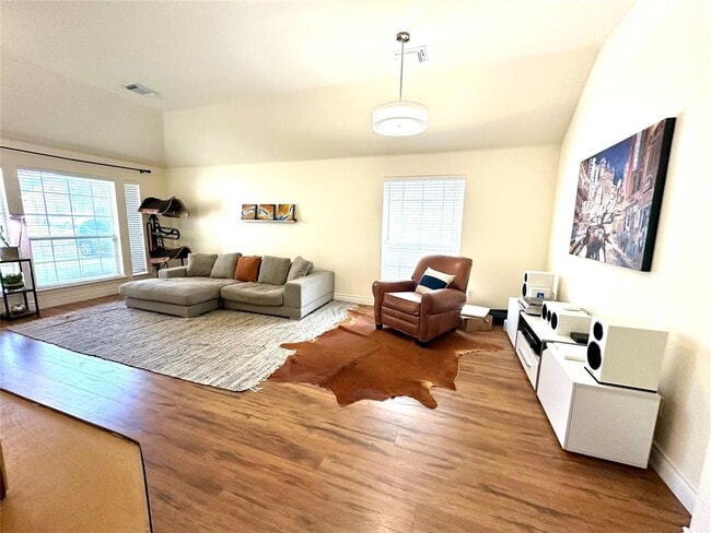 Building Photo - 15818 Hamden Cir