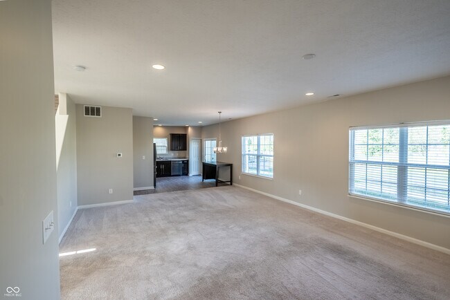 Building Photo - 5291 Tanglewood Ln