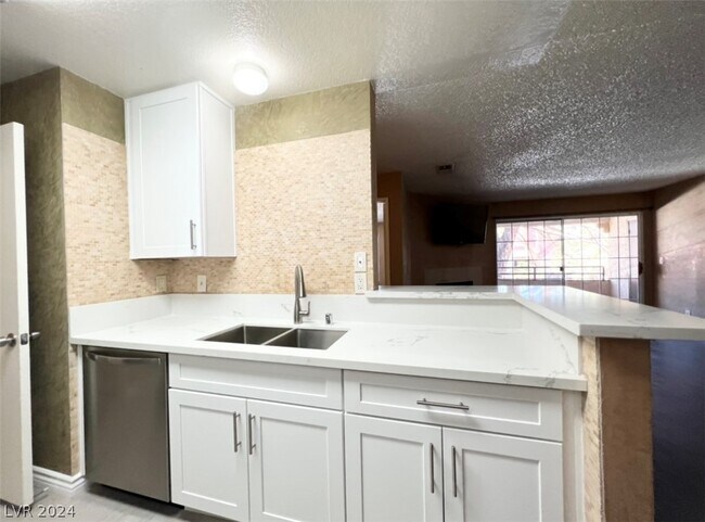 Building Photo - 2200 S Fort Apache Rd