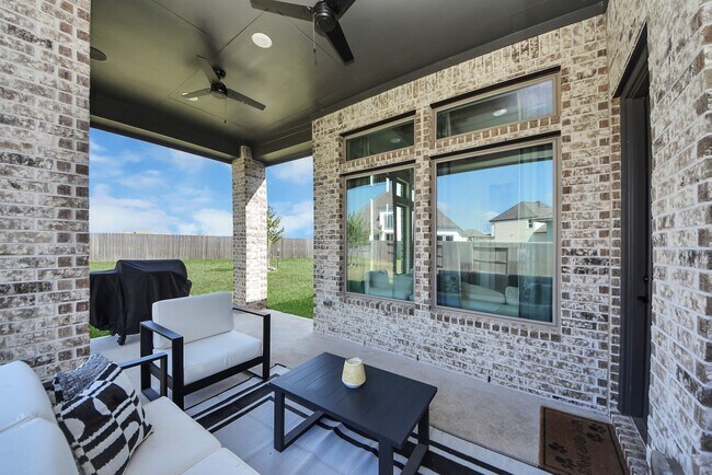 Building Photo - 2995 Tantara Dr