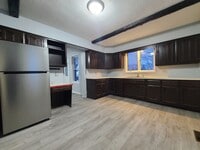 Building Photo - Spacious 5-bedroom, 2-bathroom home in Baroda