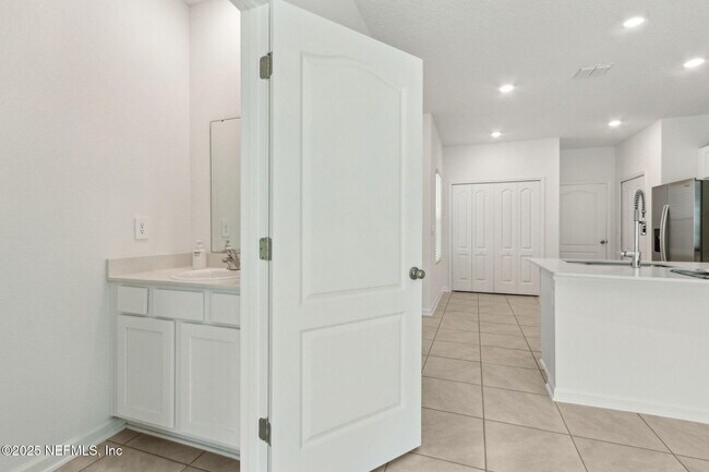 Building Photo - 64 Playa De Luna Ln